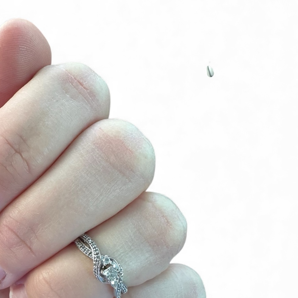 Stylish Silver Twisted Diamond Ring - image 1